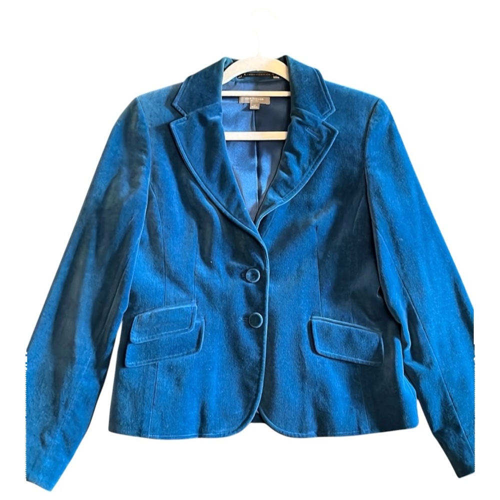 Royal blue jewel-toned velvet blazer in good condition with plenty of life left.